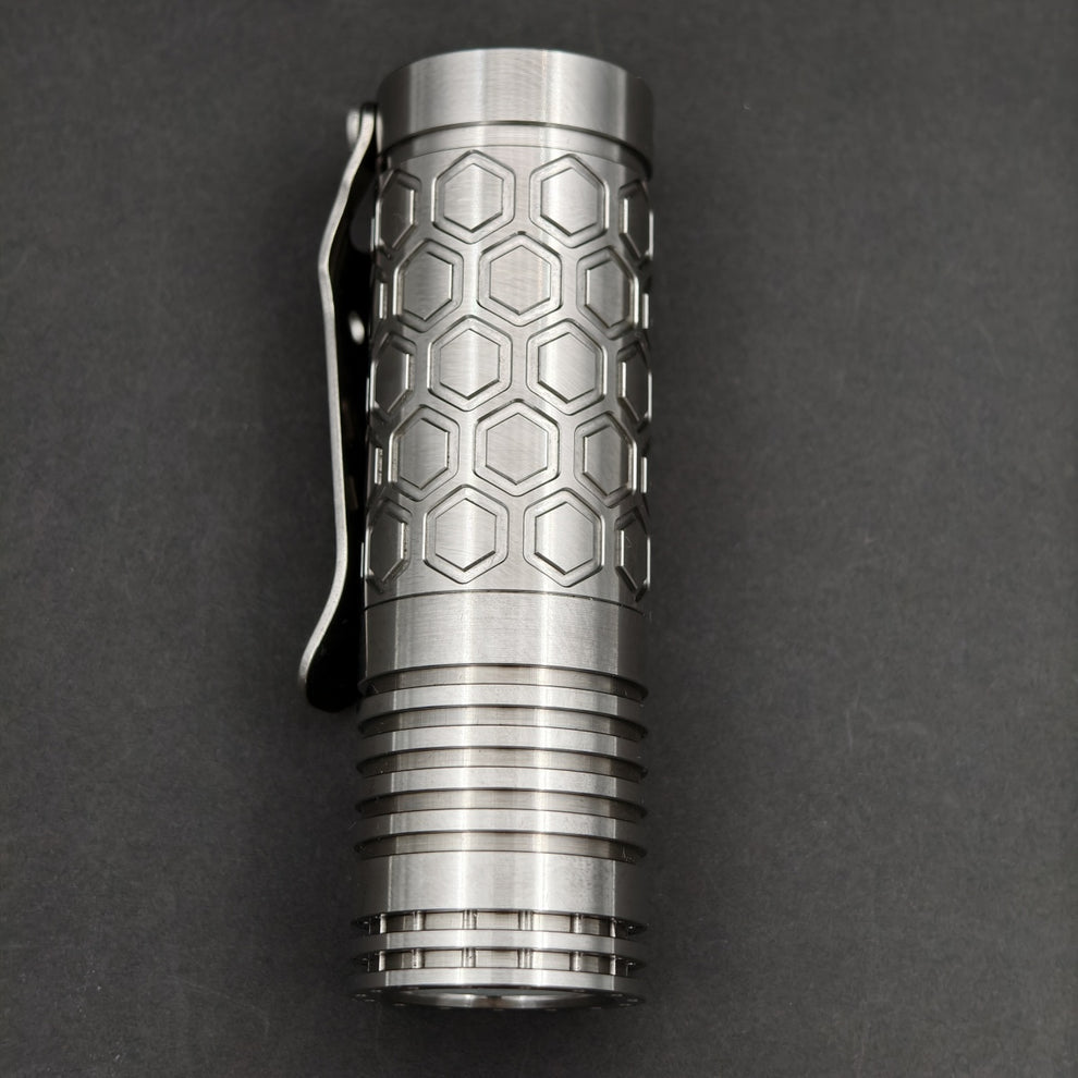 Reylight Dawn Hex- Ti Nichia 519a 4000K 18350 EDC Flashlight