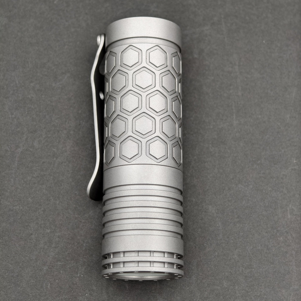 Reylight Dawn Hex- Ti Nichia 519a 4000K 18350 EDC Flashlight