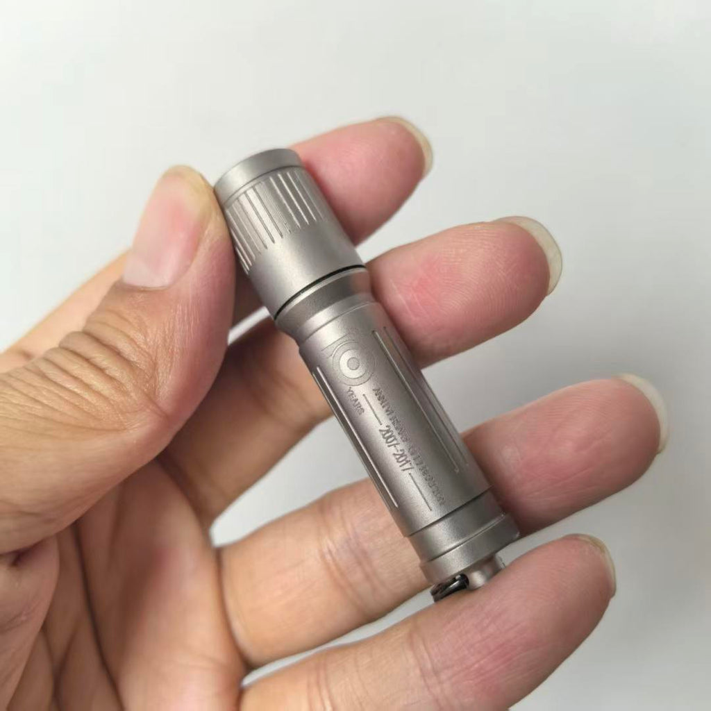 OLIGHT I3E EOS Ukraine Titanium