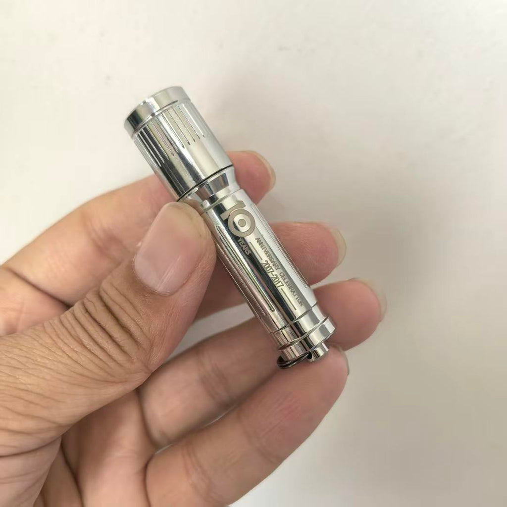 OLIGHT I3E EOS Ukraine Titanium