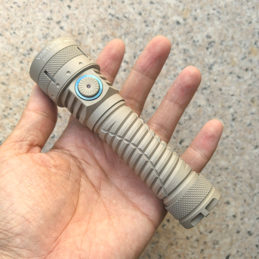 Vastlite Versa Bow 400lm 1200m Zoom 21700 LEP Flashlight