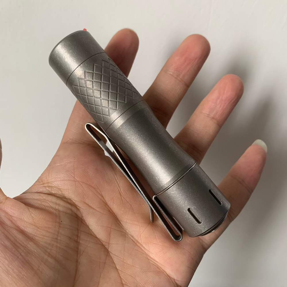 NLIGHTD E1 1000lm 14500 Flashlight Battery Lens Bundle