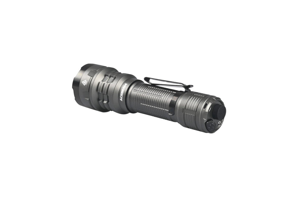 ACEBEAM DEFENDER P17 XHP70.3 LED 4900lm 445m 21700 Tactical LED Flashlight