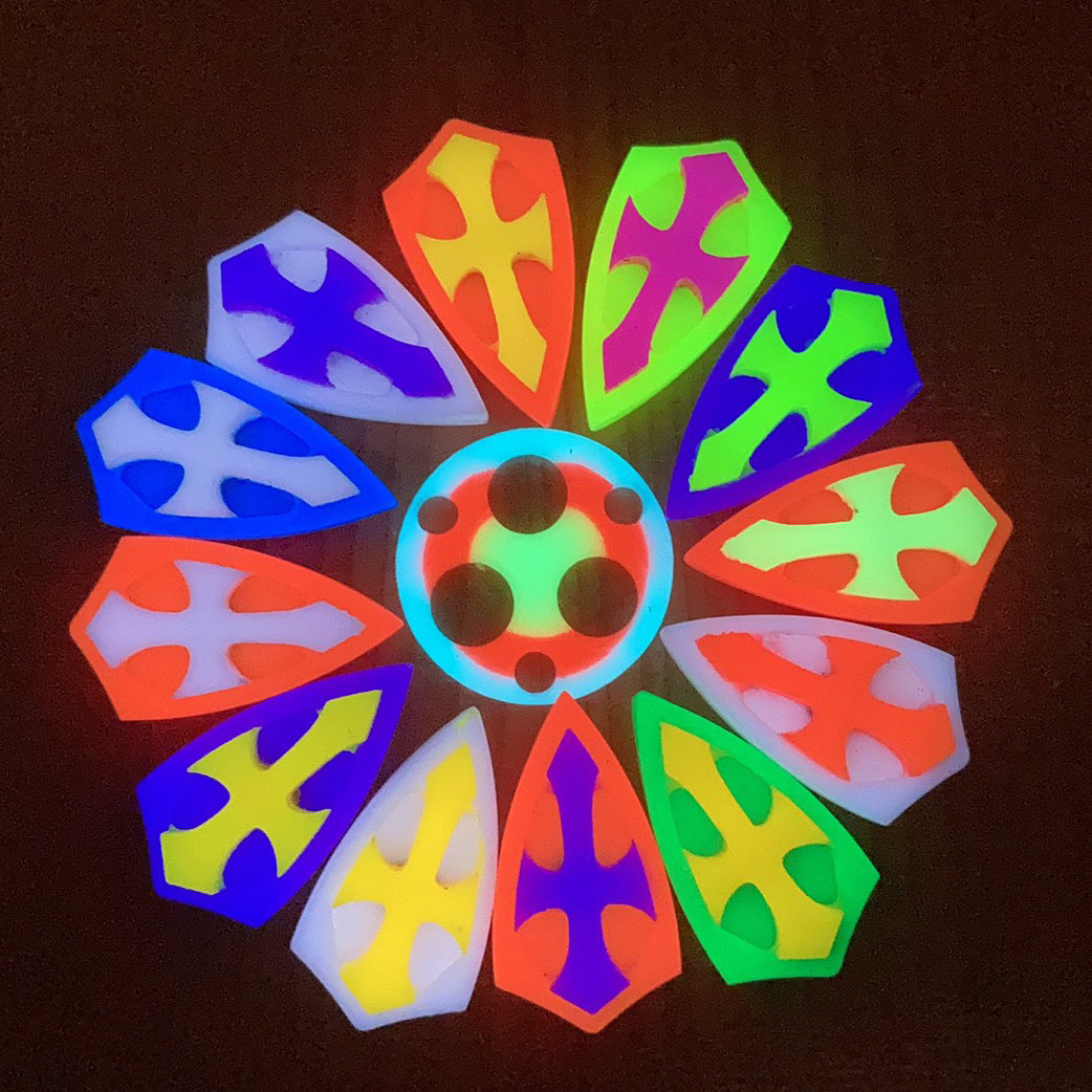 Nealsgadgets Glow Cross Shield Clip Gasket FW3A For Flashlight Blade Main image