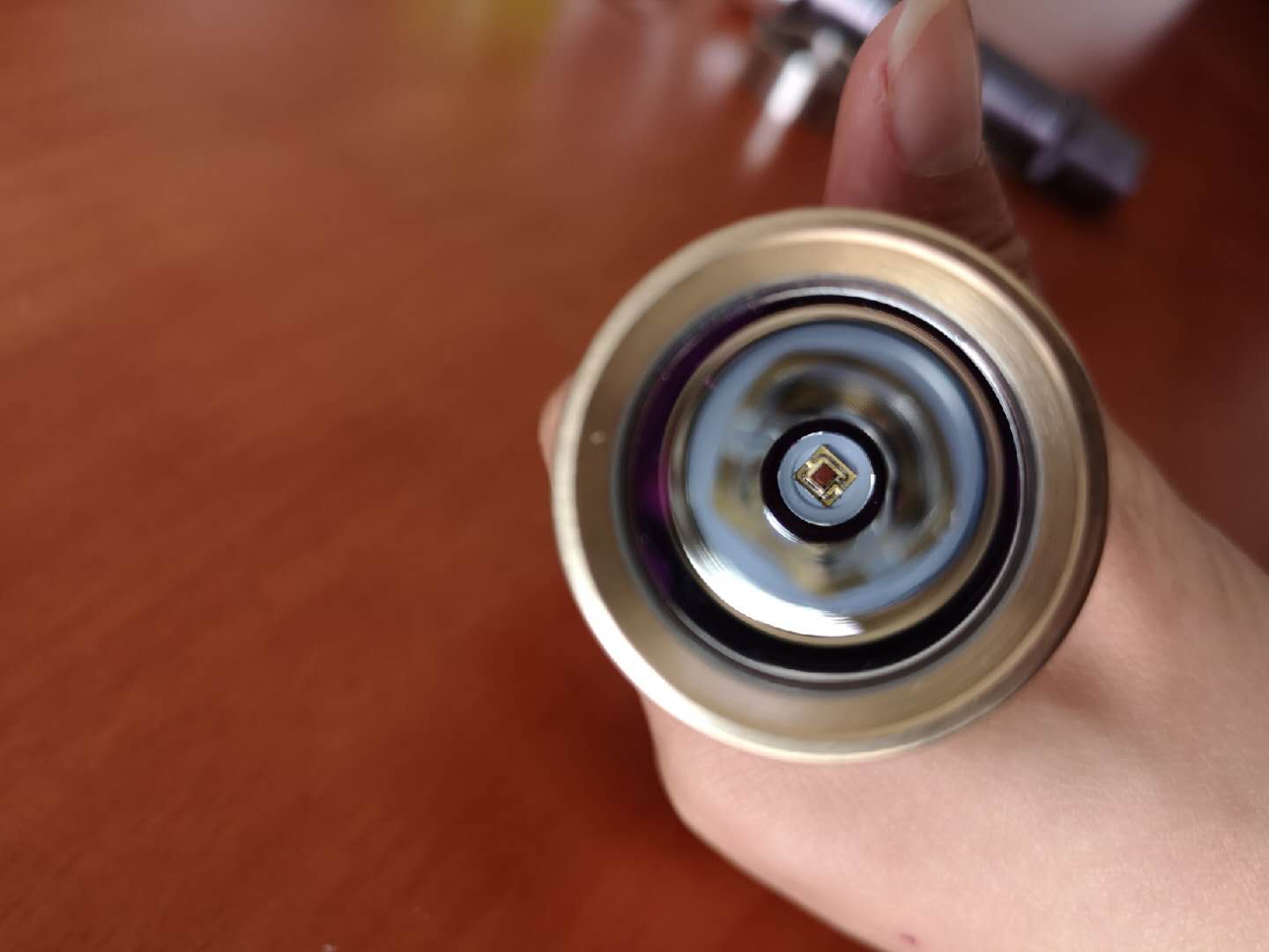 Amutorch New VG10 Osram 20W 620nm Red Light Tactical LED Flashlight Secondary image