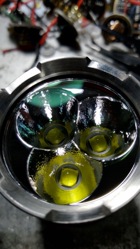 NightWatch Avaritia NA40GT 3x XHP50.2 12000lm LED Flashlight