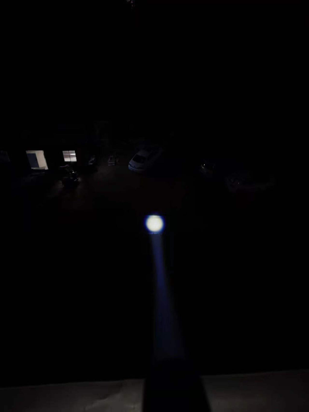 Amutorch XT45 1300lm 894m Fresnel Lens 21700 Thrower LED Flashlight  Black