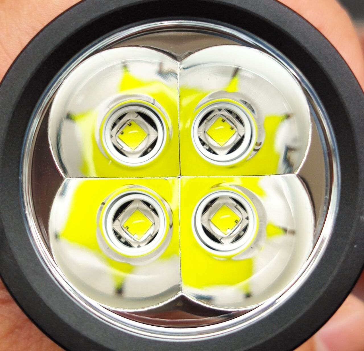 NIGHTWATCH NSX4 SST40/XHP50.2 K4 13000lm LED Flashlight Secondary image