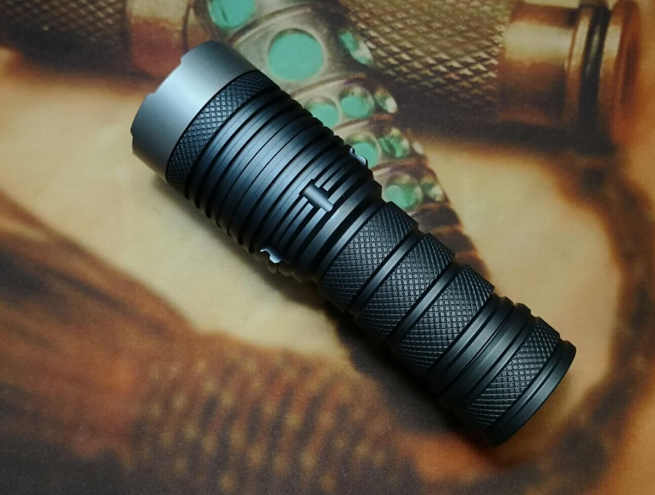 NightWatch Avaritia NA40SE 3x SST40/SST20 LED Flashlight.