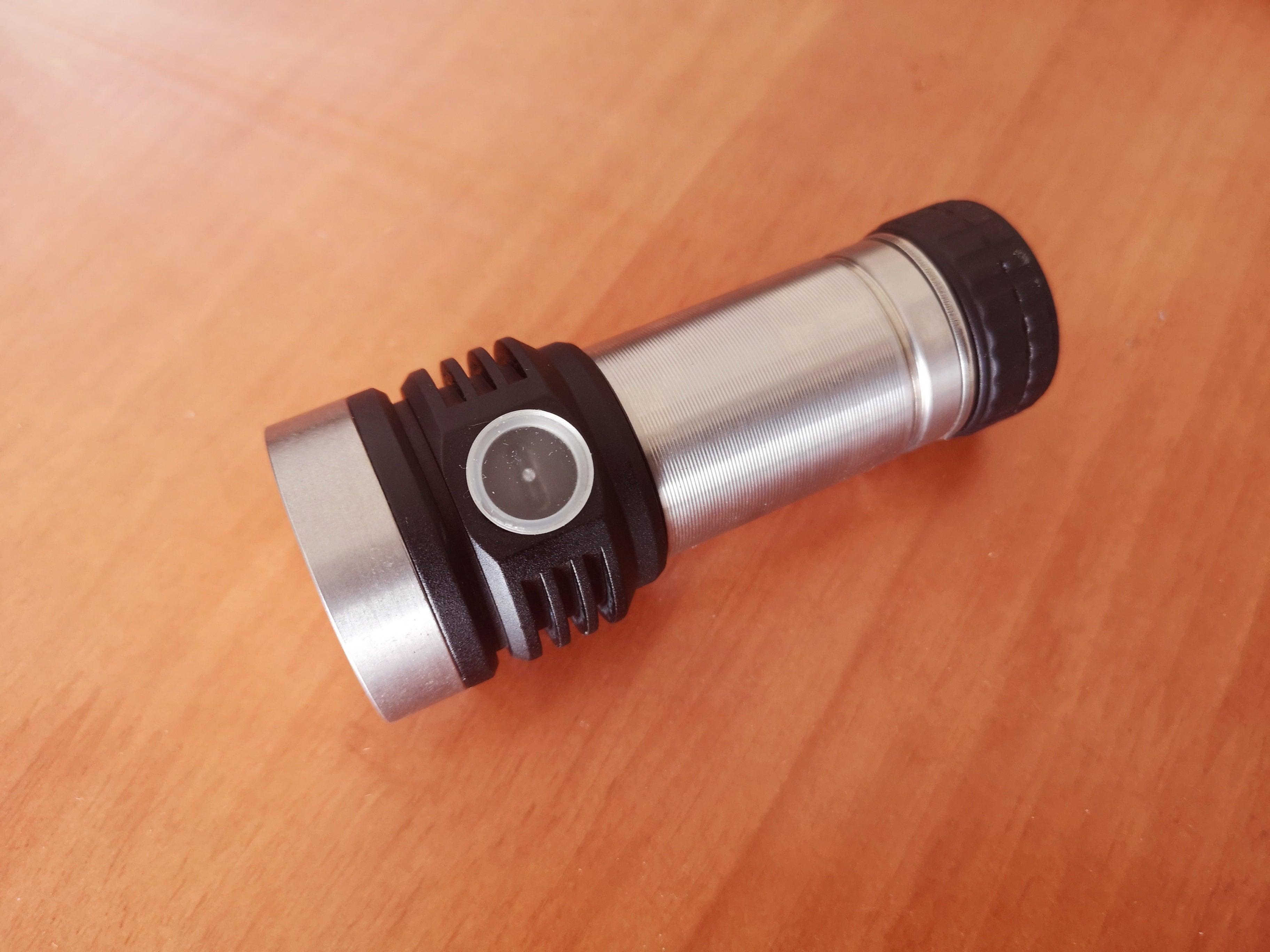 Amutorch X9 3*SST40 4500lm Titanium LED Flashlight