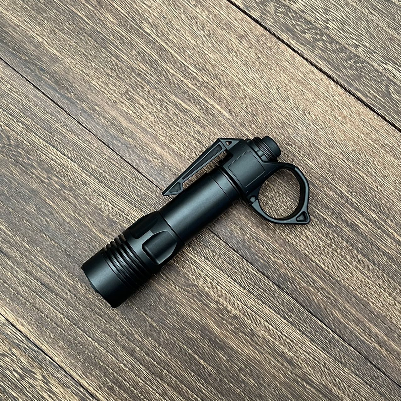 Amutorch BT35 370lm 1371m Thrower LEP Flashlight Main image