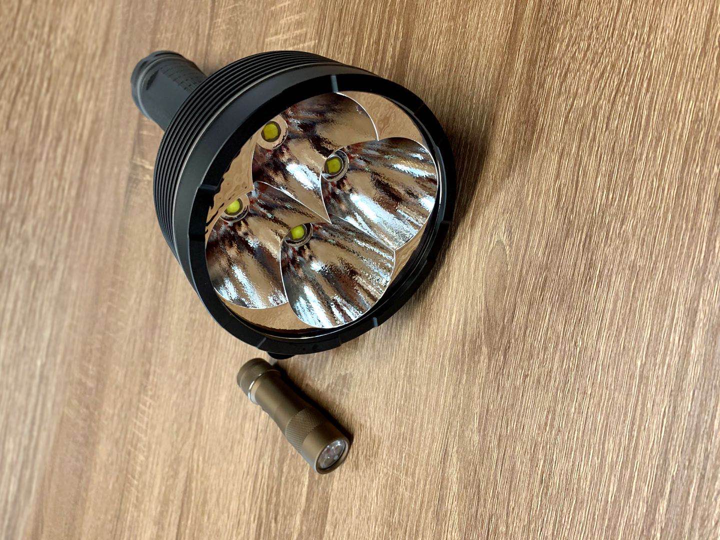 Lumintop GT4 4xXHP70.2 25000LM 1370m LED Flashlight